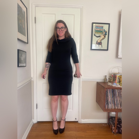 60s Vintage Black Knit Wiggle Dress w 3/4 Length Sleeves and rounded collar - Picture 4 of 10